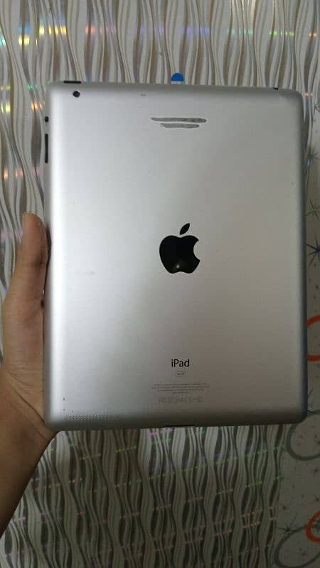 Apple iPad mini with data cable 2