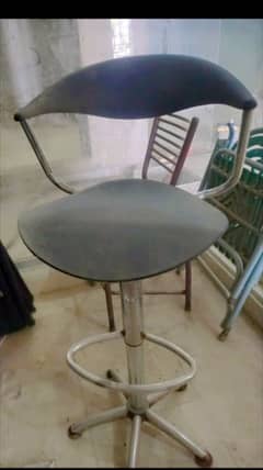 Hair cutting chair (salon)