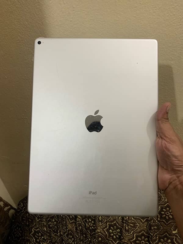 Ipad Pro 12.9 Inches read ad 2