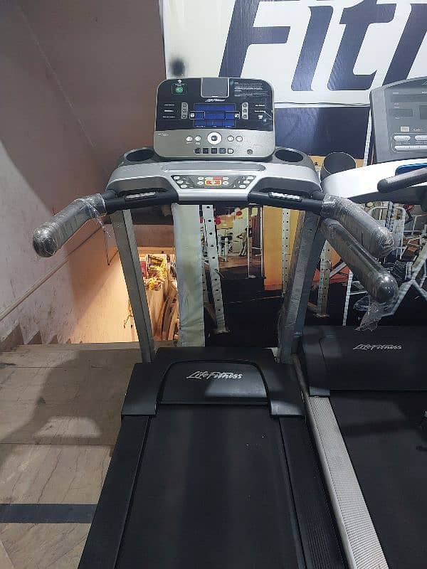 Treadmills / Running Machine / Elleptical / spin bikes 18