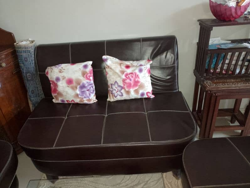 4 seater sofa set with central table 3