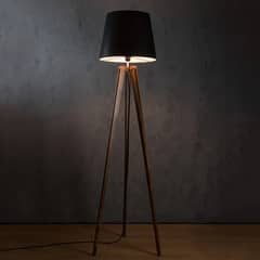 PERGEL Tripod Floor Lamp – A Statement of Modern Style and Function wo