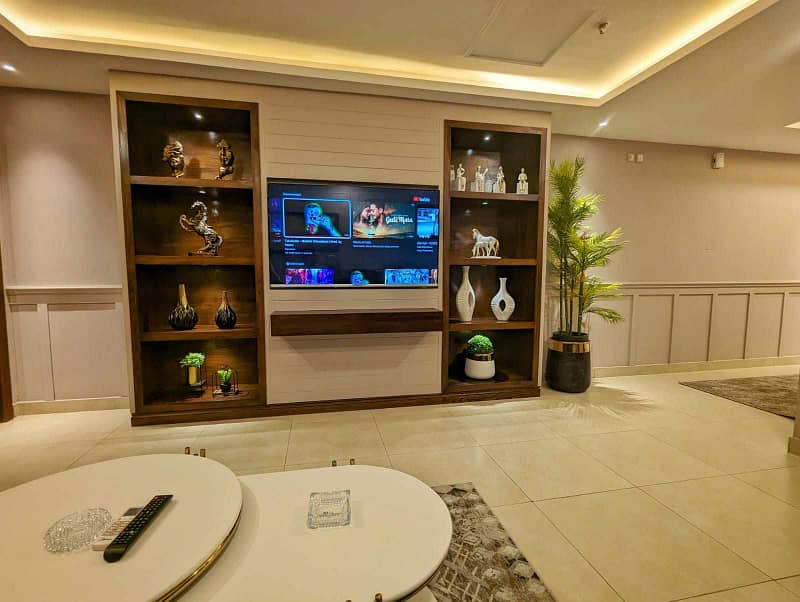 Brand New Furnished High-Rise Apartment In Gold Crest 12