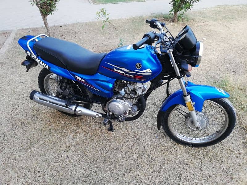 Electric blue Beauty Yamaha yb 125z model 2020 October urgent sale ybz 12