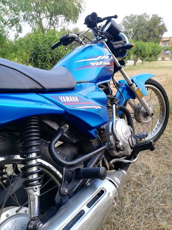 Electric blue Beauty Yamaha yb 125z model 2020 October urgent sale ybz 17