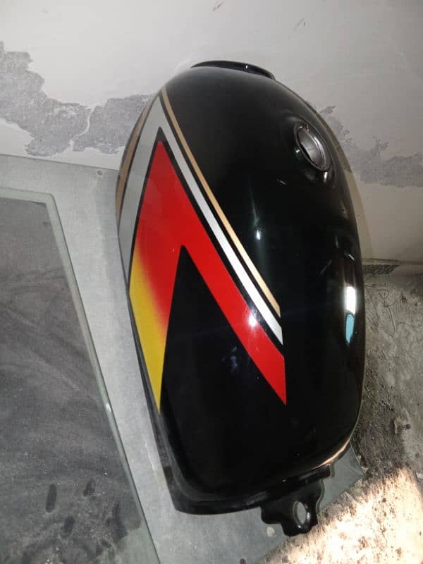 urgent sale Down Model Fuel Tank CD 70 4