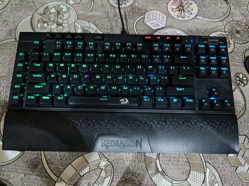 Redragon K596 VISHNU wired and wireless keyboard 1