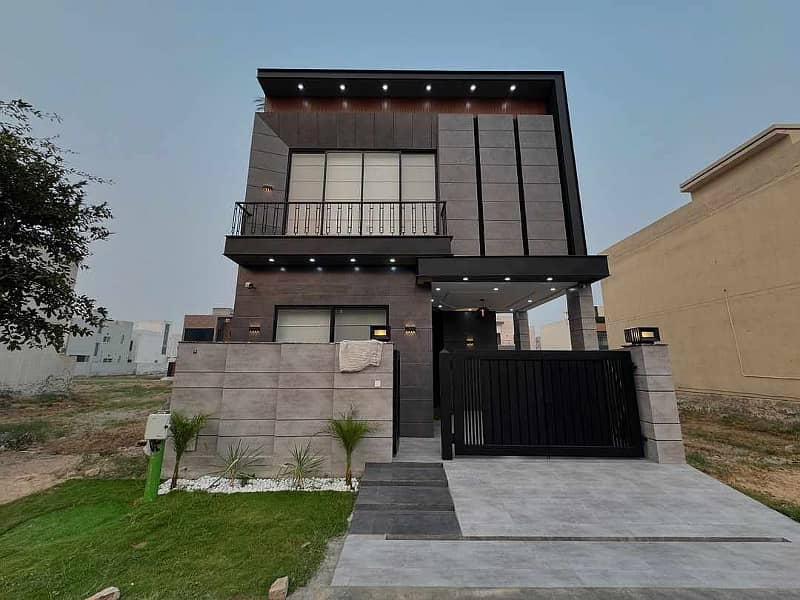 5 Marla Fully Furnished House For Sale in Dha Phase 9 Town Lahore. 0