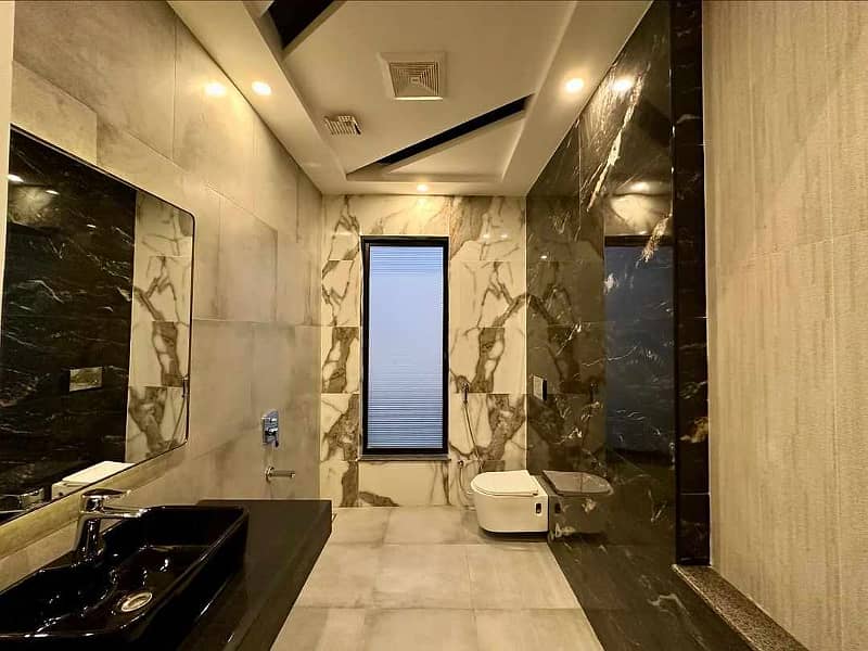 Ten (10) Marla Ultra Modern Design House for Sale in DHA Phase 5 Lahore 2