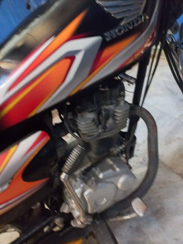 honda 125 2022 black color karachi number 5