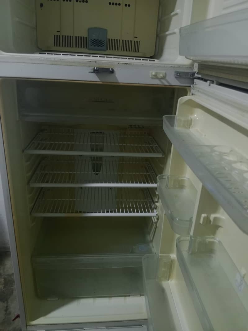 Dawlance refrigerator 4