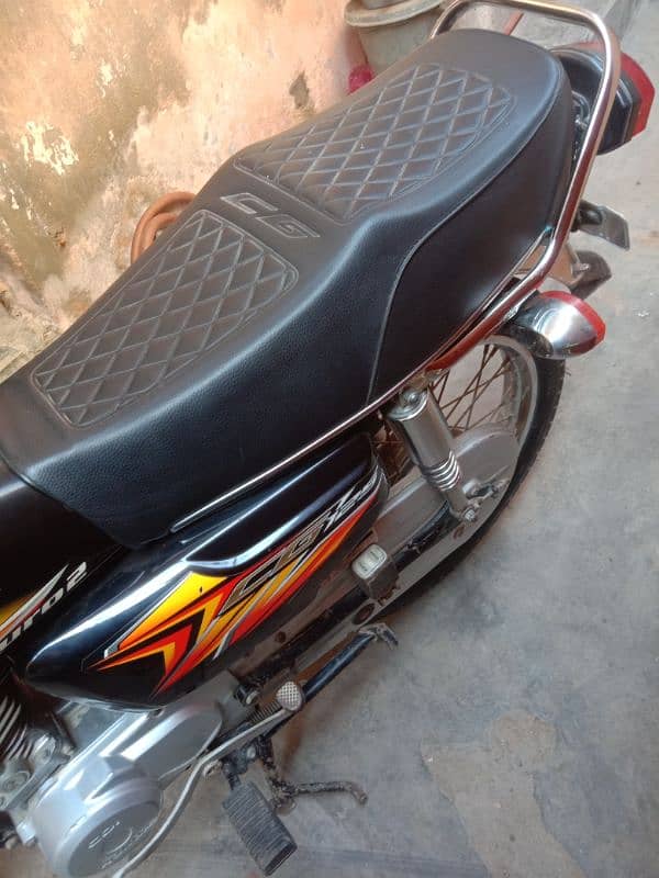 Honda cg 125 Karachi num 9