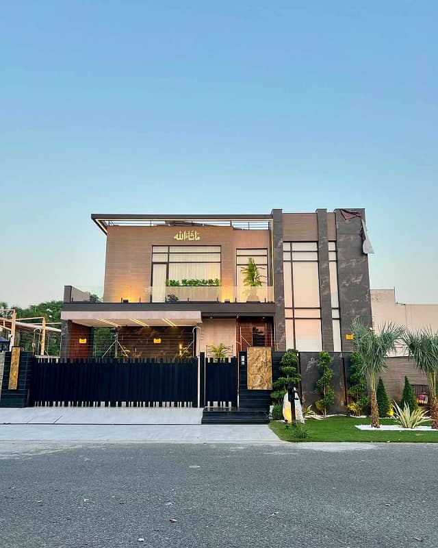 One Of The Most Beautiful & LUXURIOUS, Modern One Kanal Category House For Sale In DHA LAHORE. 1