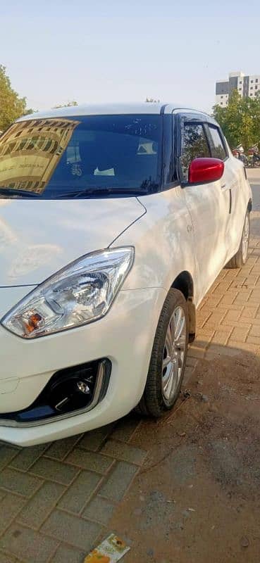 Suzuki Swift GL CVT 2022 4