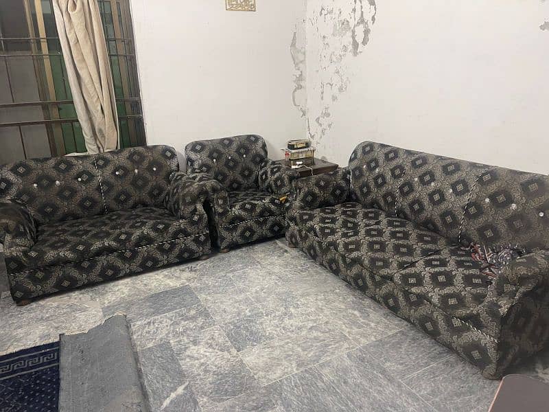 used sofa set for sale in lahore 1