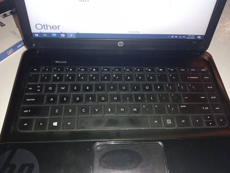 HP laptop 10/10 condition lush 4