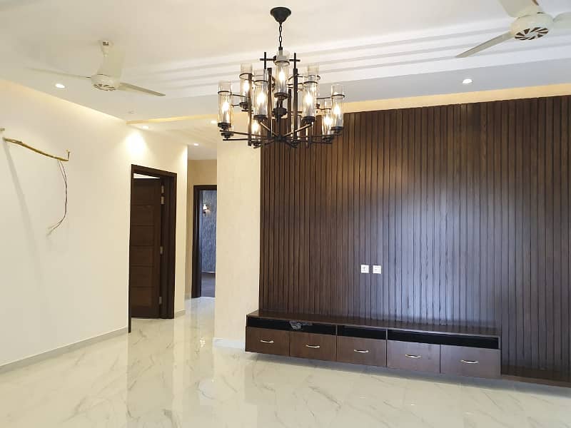 1 Kanal Slightly Used Modren Bungalow Available For Rent in DHA phase 4 Located In Luxury Society Just Visit Once You Will Love The Rhythm Of Living In A Most Lavish Society 11