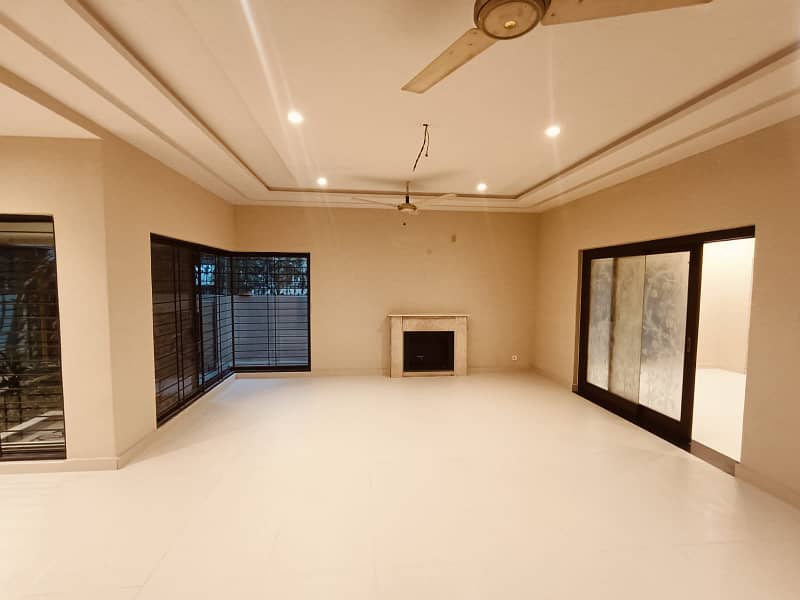 1 Kanal luxurious designer bungalow available for rent at prime location of DHA phase 4 Block AA Lahore 7