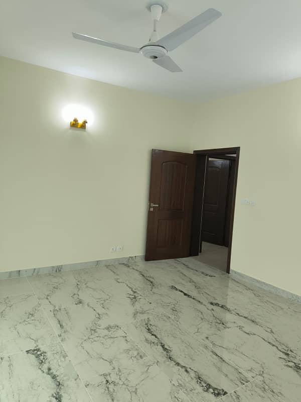 1 Kanal Brand New House In Askari 3 Multan For Rent 9