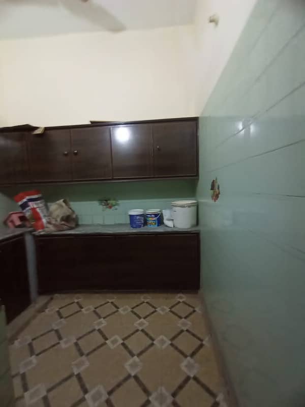 Allama Iqbal Town 5 Marla Upper Portion For Rent 0