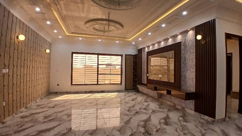 1 Kanal Brand New House DHA Phase 1 Sector H Multan For Sale 9