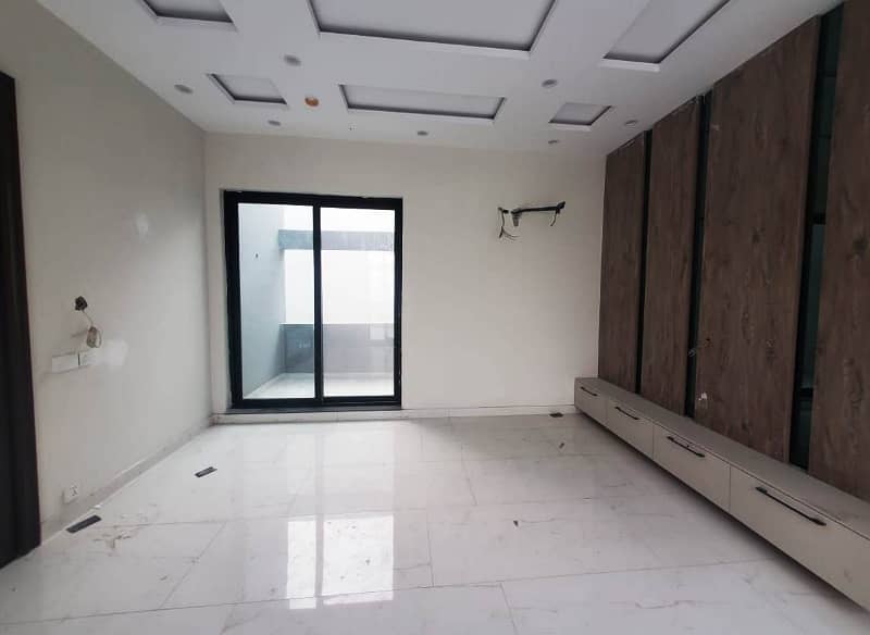 01 Kanal Brand New Luxury Upper Portion Available for Rent in DHA Lahore Cantt 7