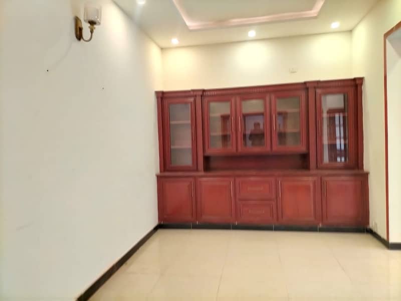 BEAUTIFUL UPPER PORTION AVAILABLE FOR RENT 8