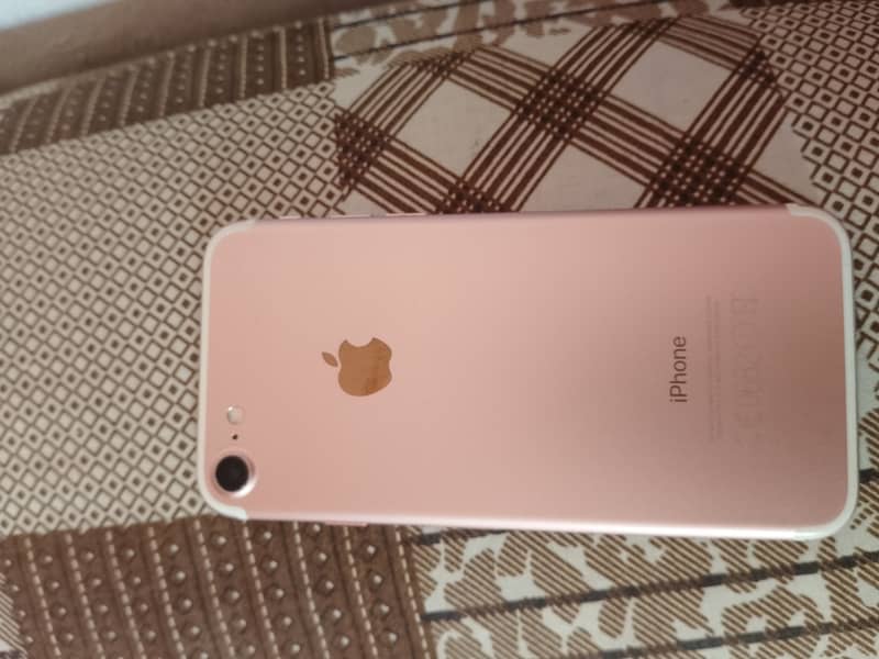 Iphone 7 non pata in good condition 2