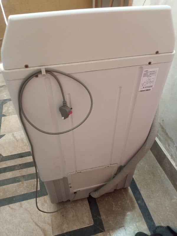 only 1 month used washing machine haier 8