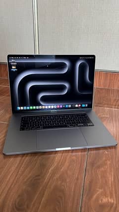 MacBook pro 16" inch model 2019 16/512