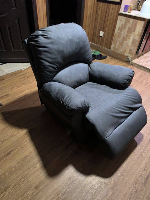 Recliner with Water proof fabric 0