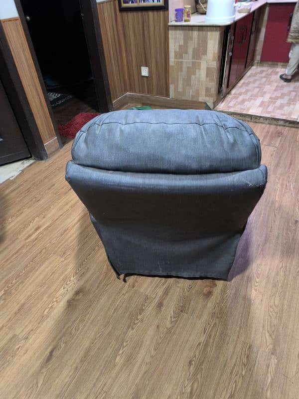 Recliner with Water proof fabric 4