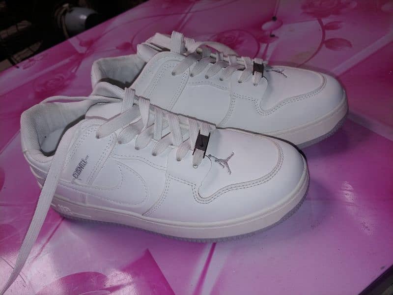 brand new Nike air shoes 2