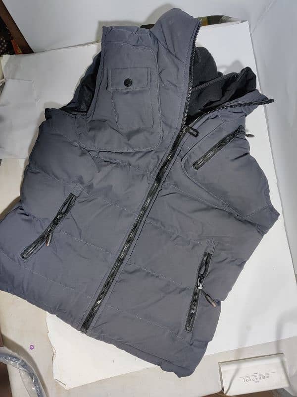 Sleeveless puffer jacket for men/Large size 0