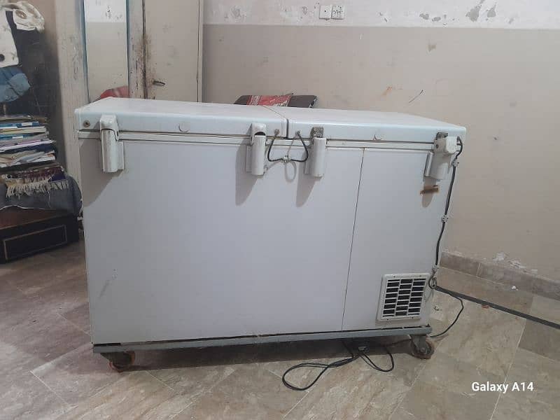 waves deep freezer WT 215 3