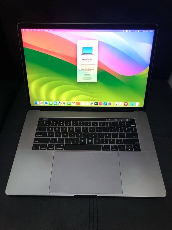 MACBOOK PRO 2018 i7 15inch (A1990) 0