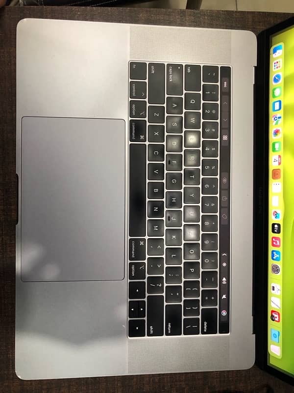 MACBOOK PRO 2018 i7 15inch (A1990) 5