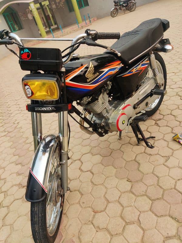 Honda 125 mint condition 2018 model for sale 3