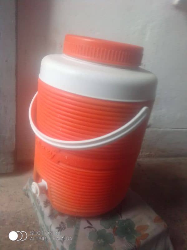 aoa I am salling water cooler half price good condition 1