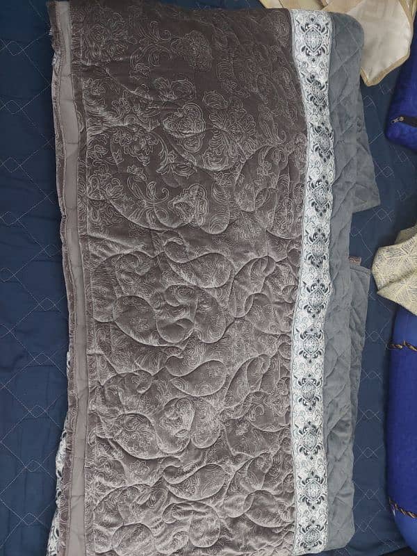 Valvet Embossed Bed set 2