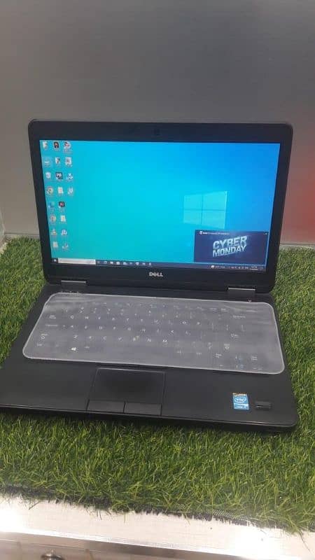 Dell Laptop 3