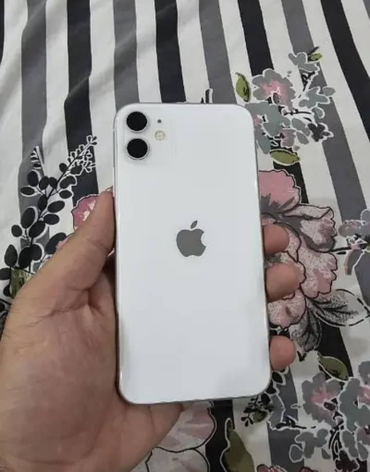 Iphone 11 used like new whattsapp:+92 333 1676335 2