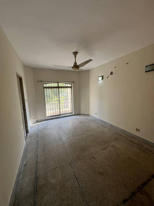 10 Marla Edan House For Rent In Lake City Lahore 6