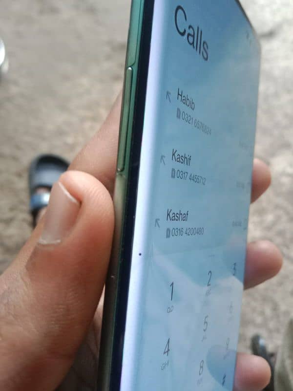 oneplus 8pro All ok bass LCD ma pindot ha jo chot he ha 9month sa 2