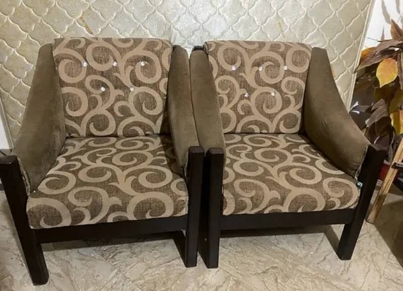 sofas and table on sale 4