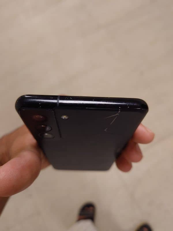 S21 plus 8/128 non pta back Crack Exchange possible with good phone 3