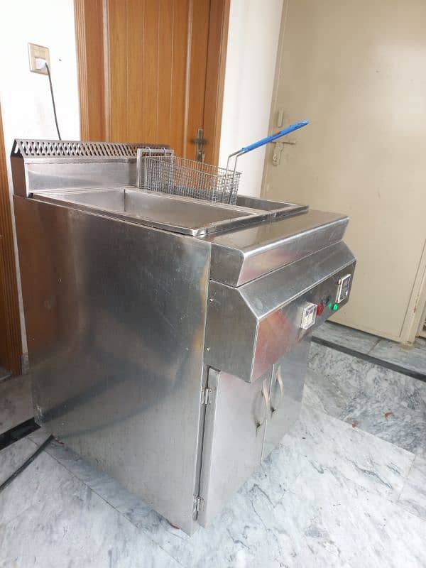 Deep Fryer 14 litter Excellent condition 6