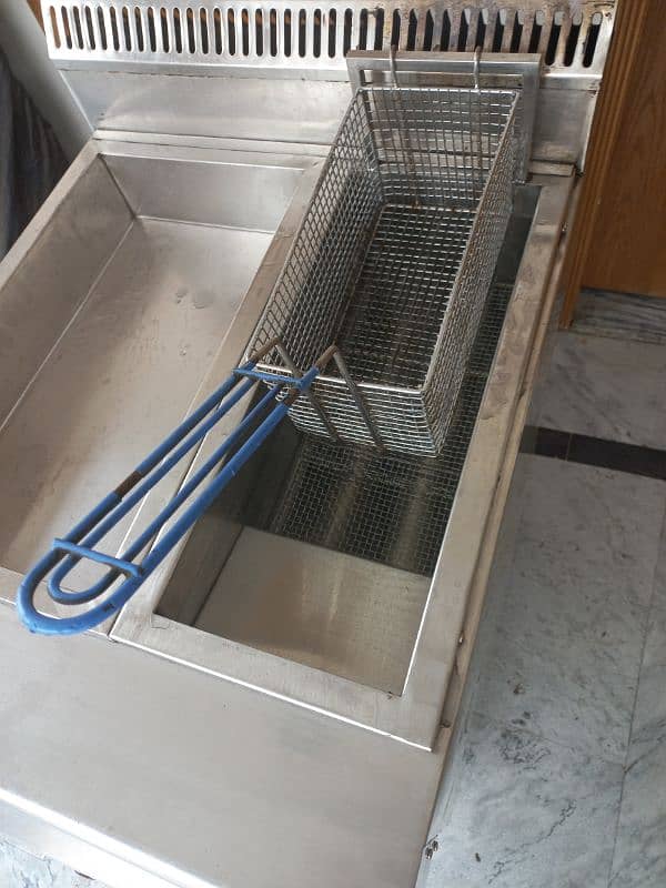 Deep Fryer 14 litter Excellent condition 9