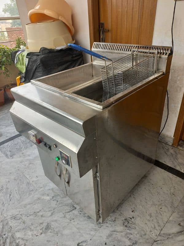 Deep Fryer 14 litter Excellent condition 11