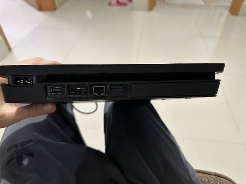 Ps4 slim 500gb (without controller) 0